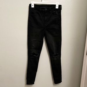 American Eagle Super Hi-Rise Black Jegging Distressed